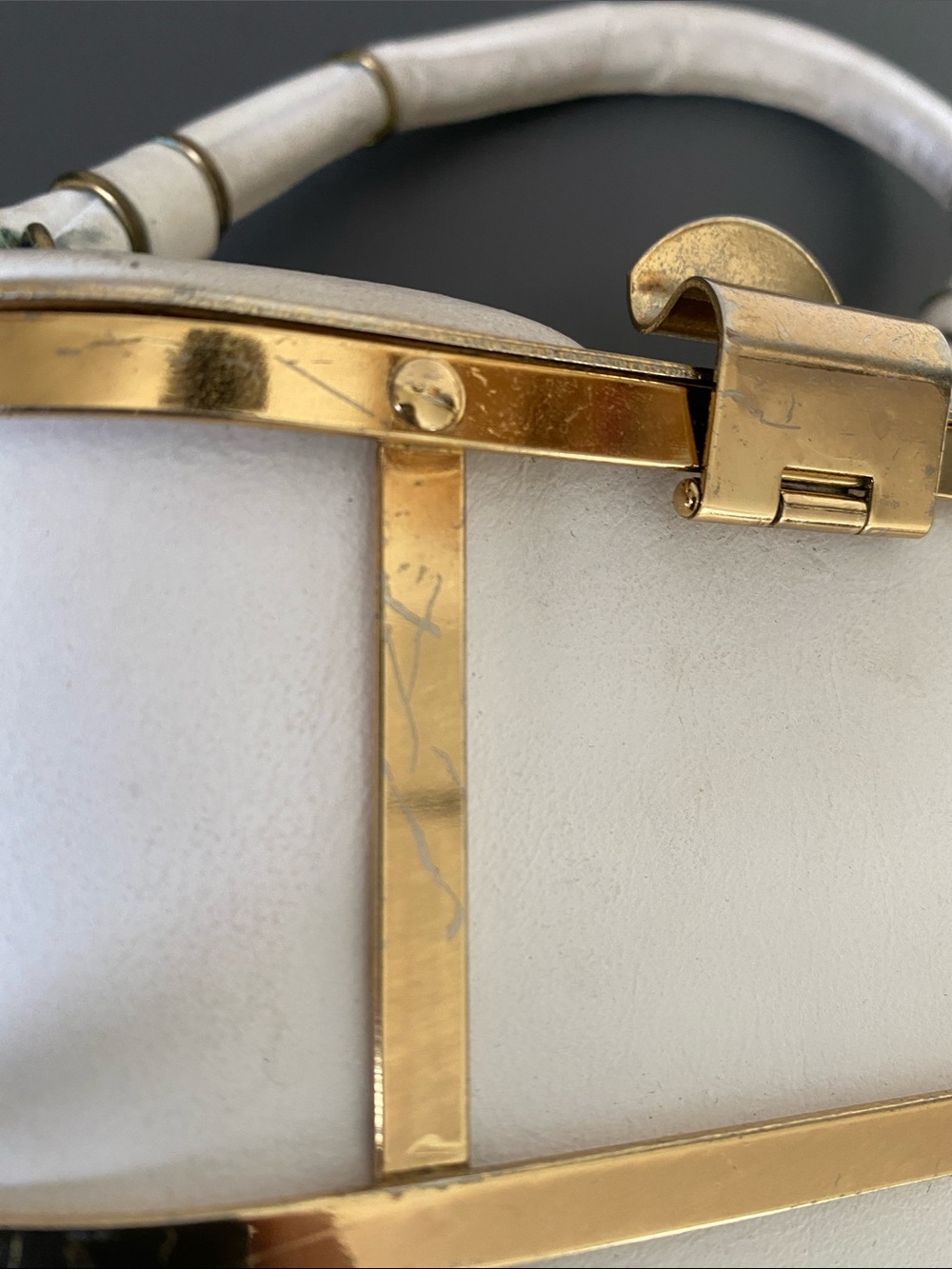 Vintage 1950s ETRA White Leather Gold Cage Box Bag Mid-Century Trunk Purse - Picture 14 of 16